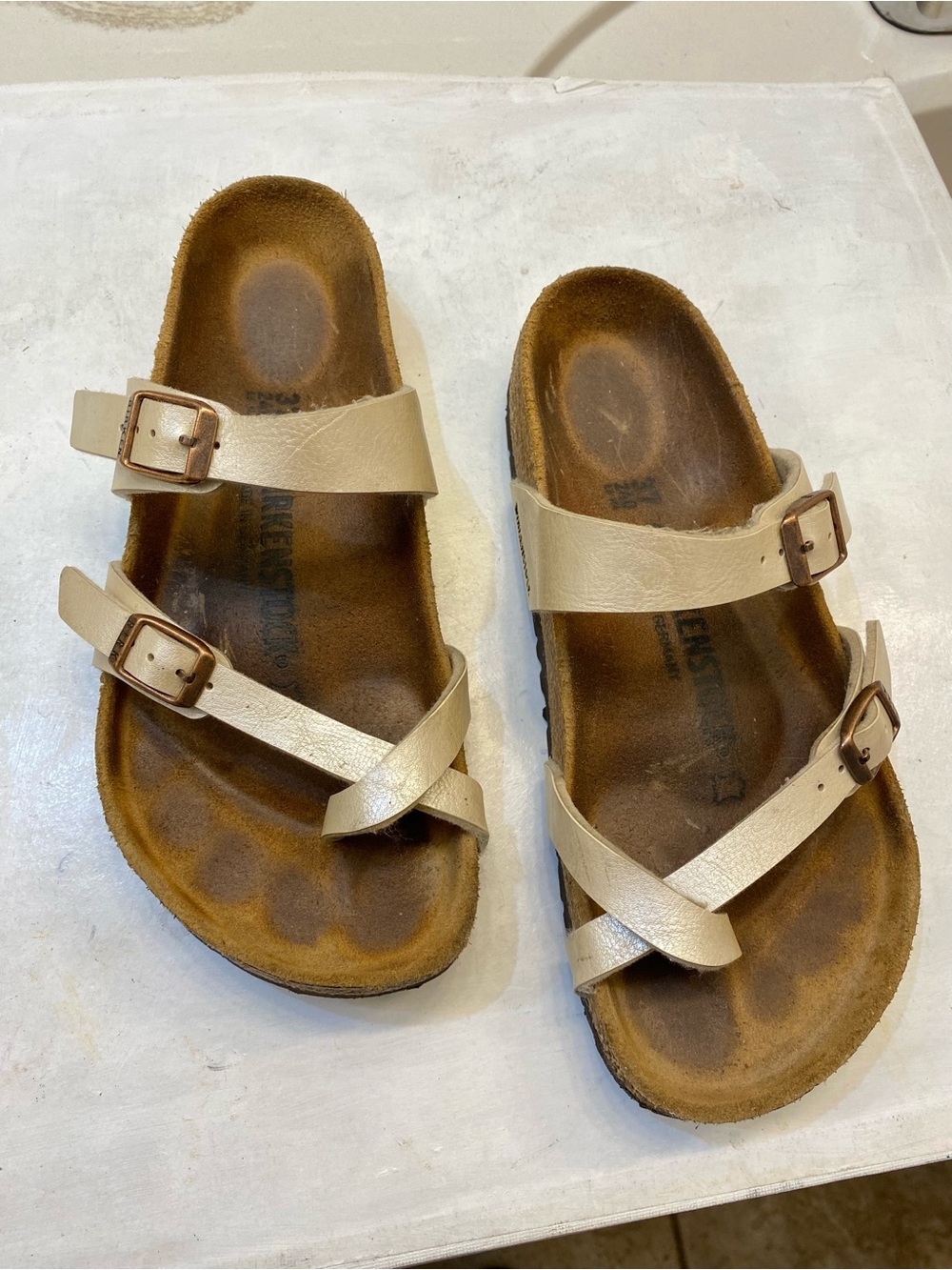 Birkenstock Mayari Size 37, Women Size 6, Men Size 4 great condition and bottom